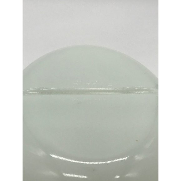 Vintage Milk Glass Pyrex Divided Casserole 1.5 Qt. #1063 - Picture 5 of 5